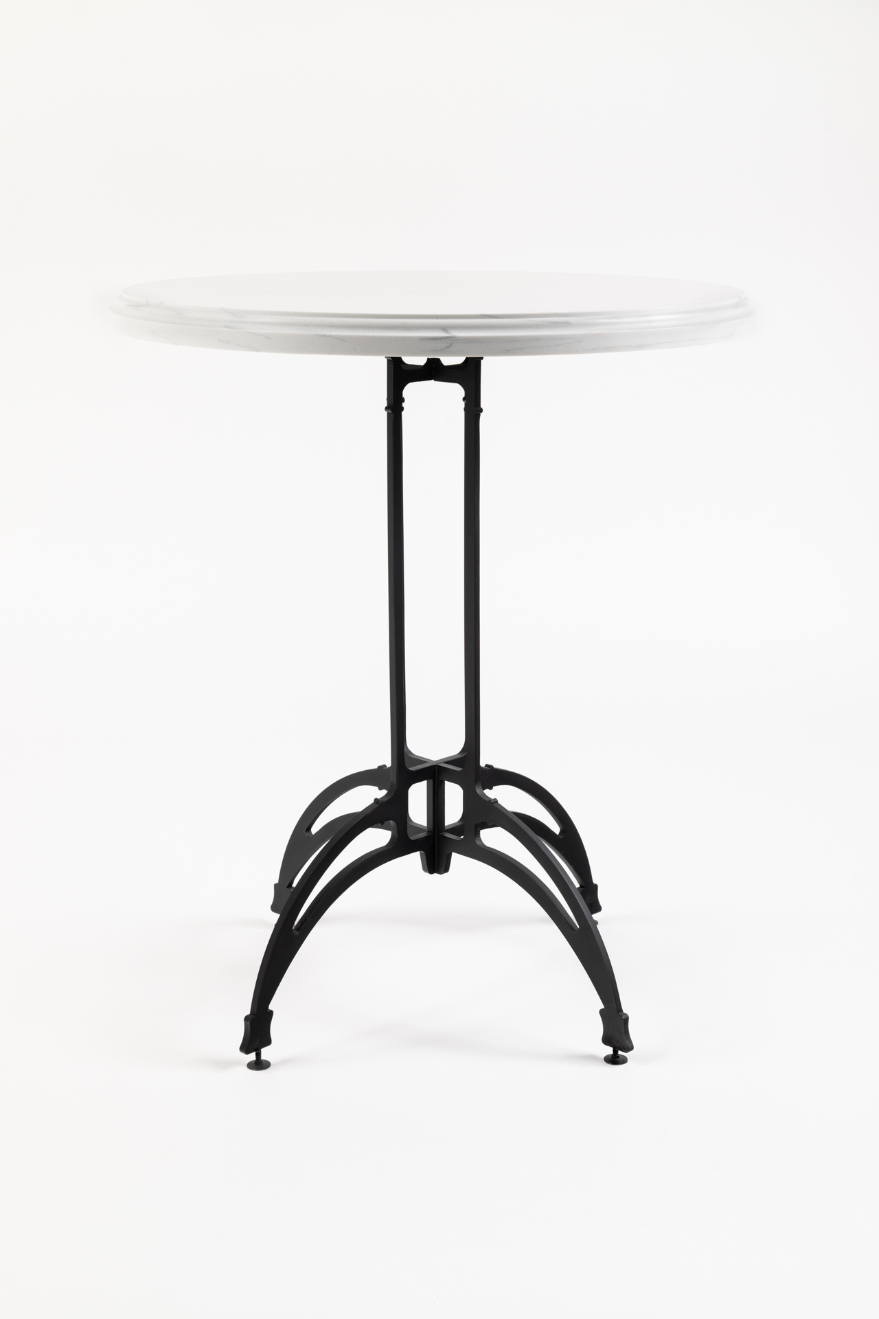 French Bistro Dining Round French Bistro Dining Round
